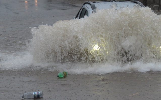 Afogados Em Poucos Minutos Chuva Alaga Ruas E Causa Aperreio No Tr Nsito Blog Do Itamar